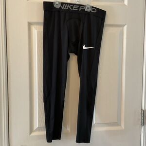 Nike Men’s Nike Pro Dry Fit Black 3/4 Leg length Size Medium Running Pants